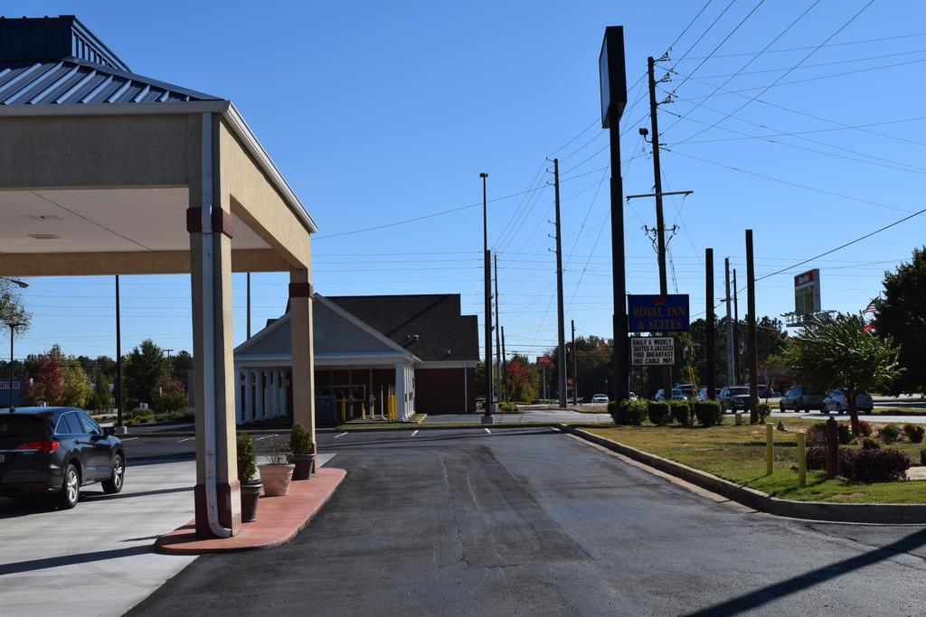 Royal Inn & Suites Douglasville Exterior photo