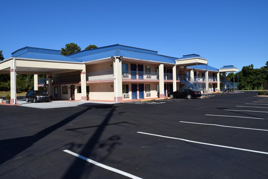 Royal Inn & Suites Douglasville Exterior photo