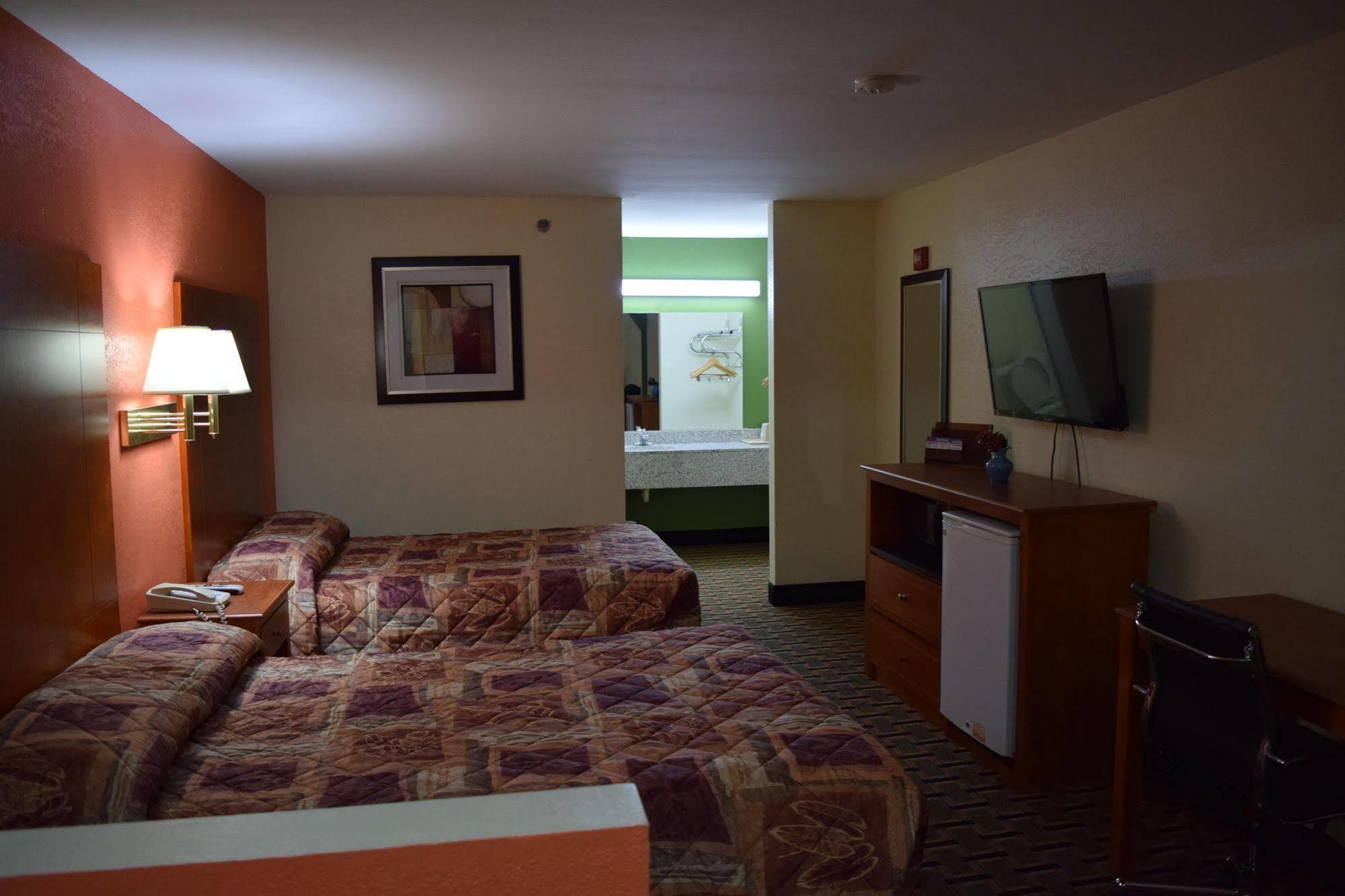 Royal Inn & Suites Douglasville Exterior photo