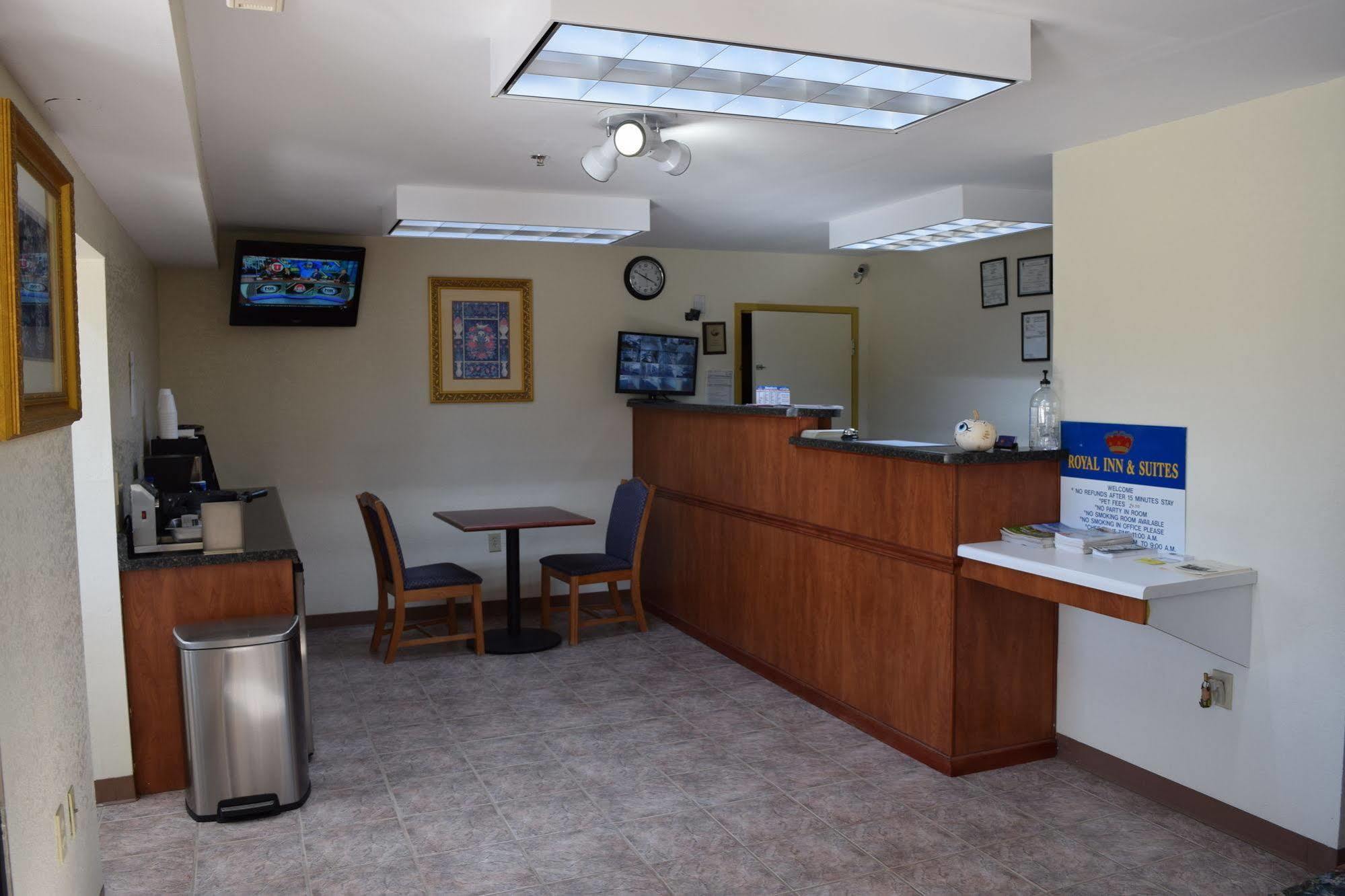 Royal Inn & Suites Douglasville Exterior photo