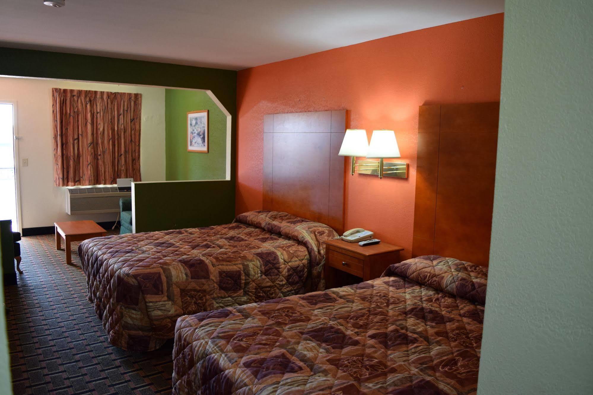 Royal Inn & Suites Douglasville Exterior photo