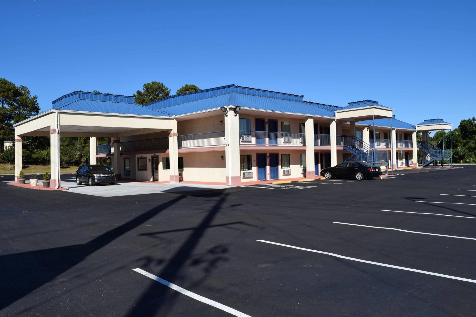 Royal Inn & Suites Douglasville Exterior photo