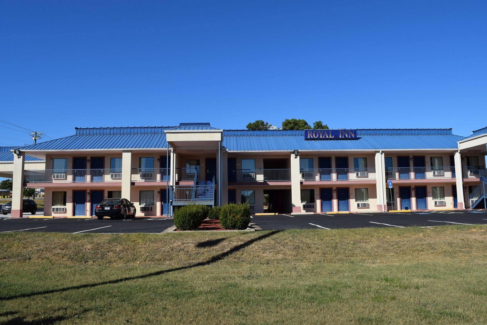 Royal Inn & Suites Douglasville Exterior photo